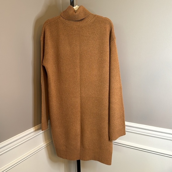 Vici KANNON TURTLENECK SWEATER DRESS - CAMEL size XL - Picture 10 of 10